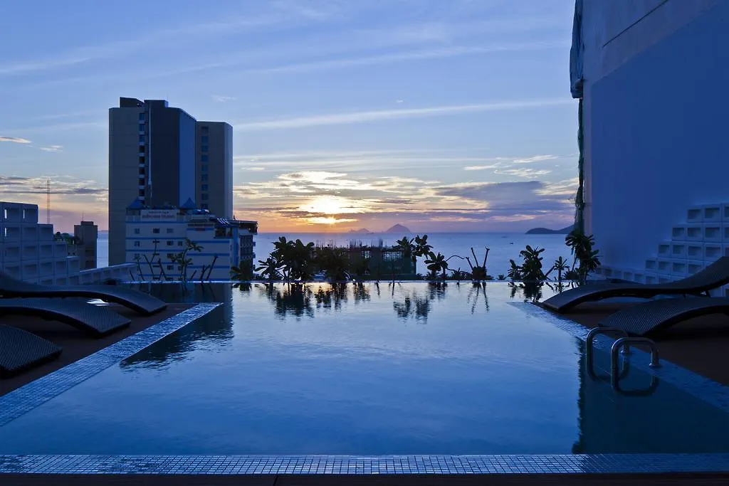 Golden Holiday Hotel Nha Trang 3*,
