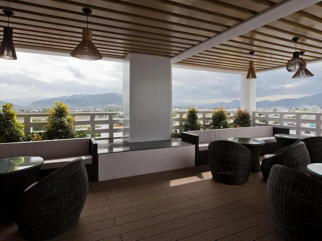 Golden Holiday Hotel Nha Trang 3*,