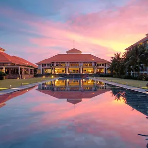pullman-danang-beach-resort.dananghotels.net/