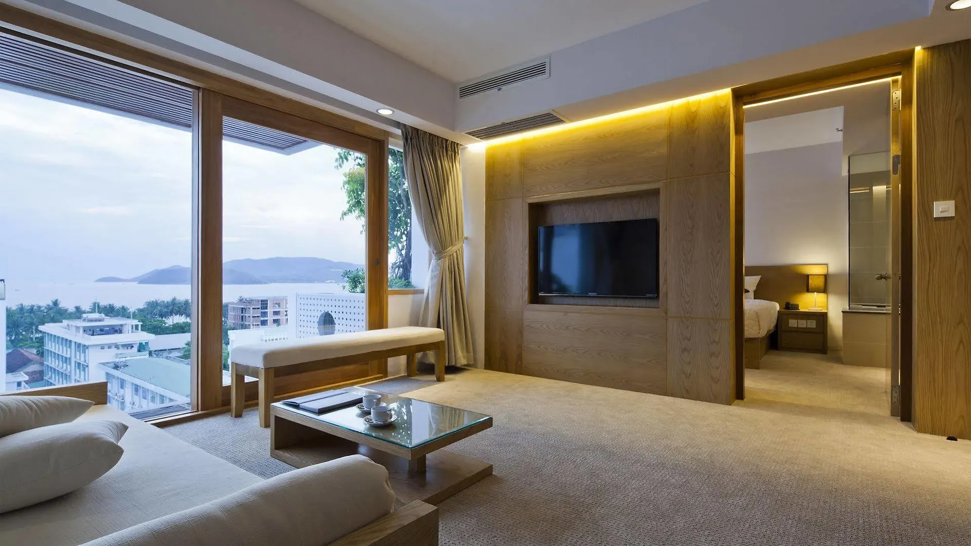 Holiday Hotel Nha Trang Vietnam